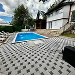 Iman Villa