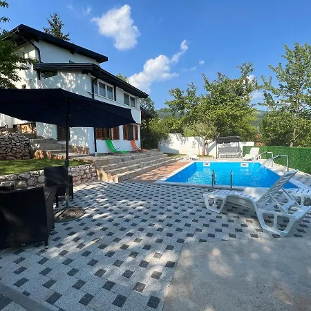Villa 4 Star *