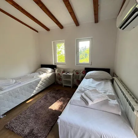 Villa 4 Star *
