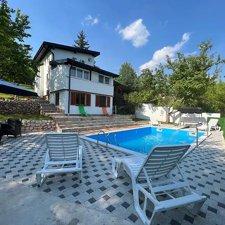 Villa 4 Star